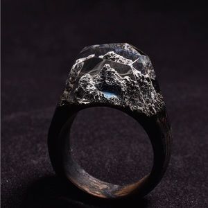 Detailed Wood Resin Ring (glow in the dark) (unisex)